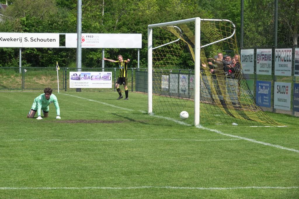 Zevenklapper in return tegen Succes.