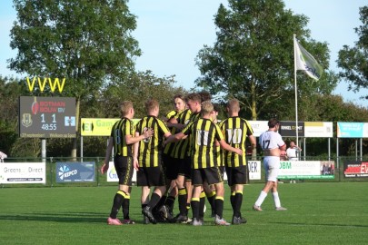 VVW wint in de laatste seconden een spectaculaire wedstrijd.